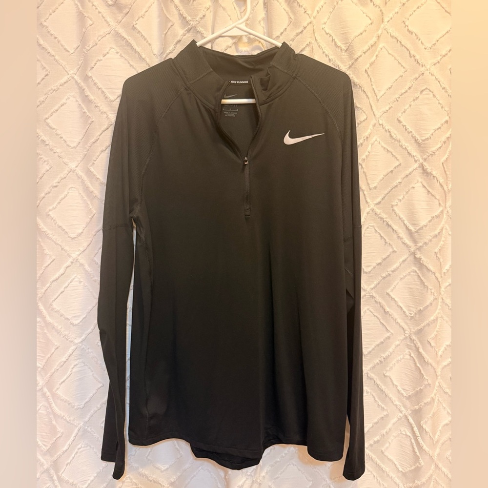 Mens Nike. Size large.